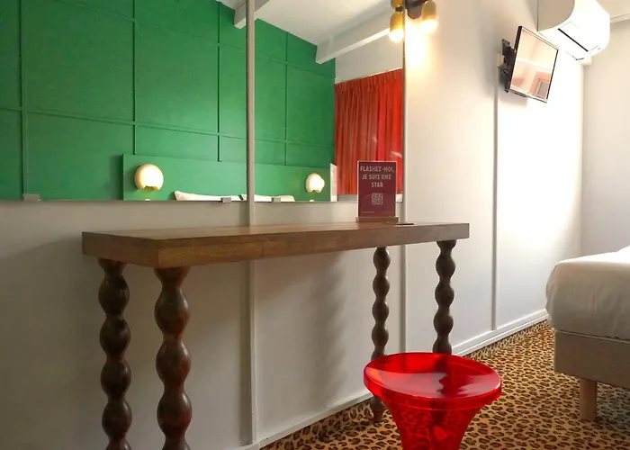 Hotel Ours Blanc - Place Victor Hugo