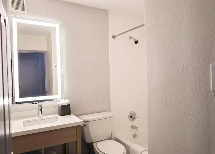 Garner Hotel Glen Burnie BWI Airport Area By Ihg