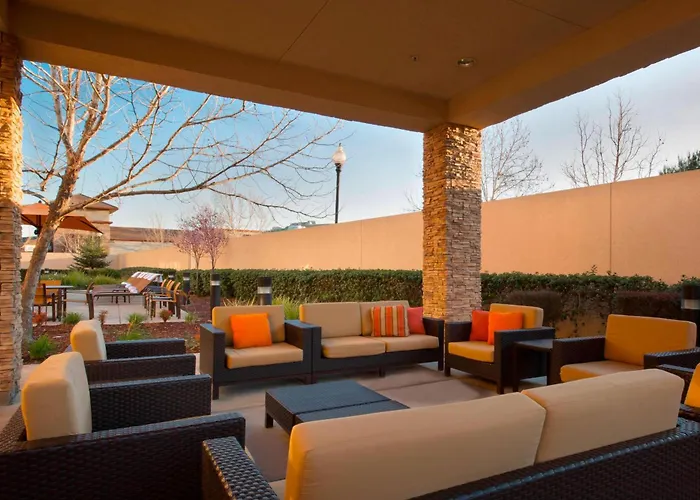 Courtyard By Marriott Sacramento