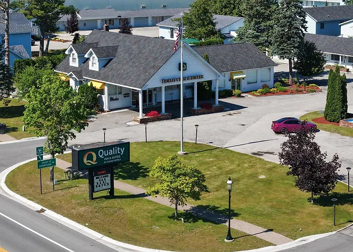 Quality Inn & Suites Beachfront
