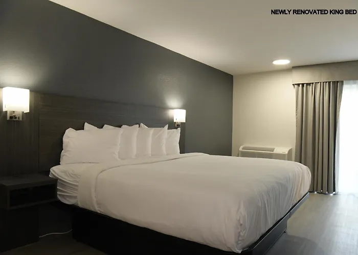 Rodeway Inn & Suites East Windsor