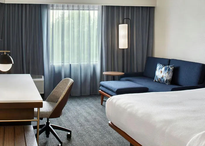 Courtyard By Marriott Wichita East