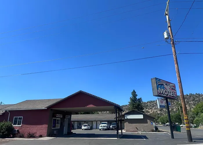 Golden Eagle Motel