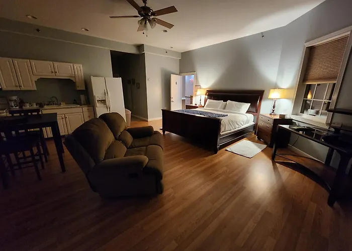 Acorn Hill Lodge And Spa