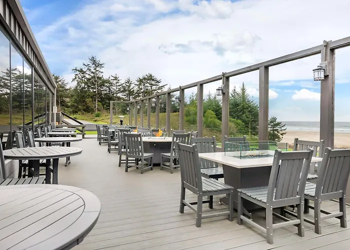 Best Western Plus Agate Beach Inn