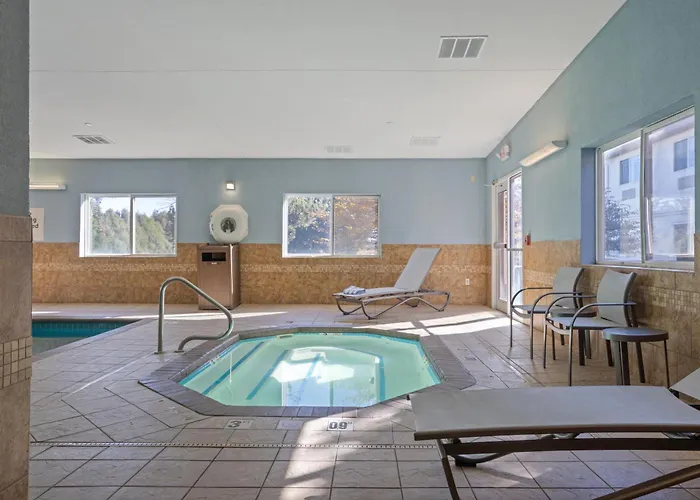 Holiday Inn Express Hotel & Suites Torrington By Ihg