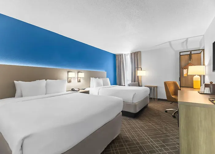 Comfort Inn & Suites Evansville Airport