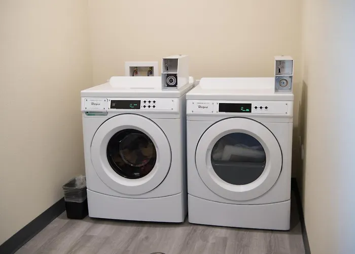 Cobblestone Inn & Suites - Fort Dodge