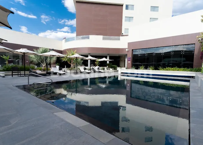 HS HOTSSON Hotel Irapuato