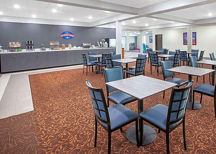 Baymont By Wyndham Grand Rapids Near Downtown