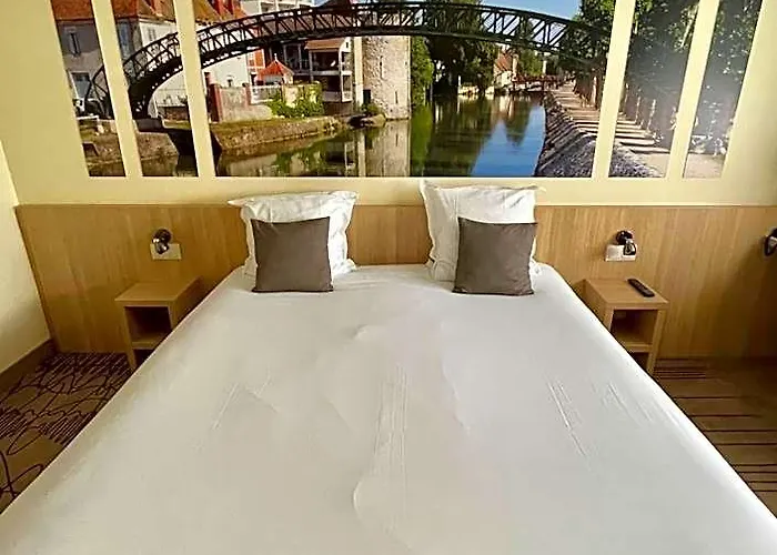 Brit Hotel Montargis