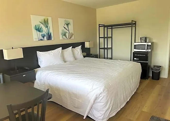 Richland Inn And Suites