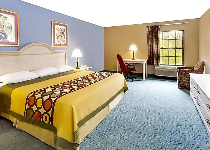 Super 8 By Wyndham Freeport