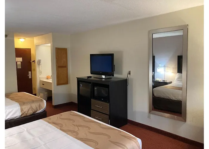Motel 6 Elkhart, In