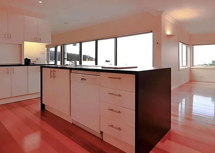 The Esplanade Kingston Beach Apartment