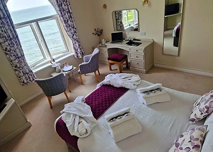 Redcliffe Hotel