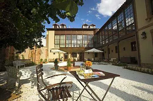 Real Casa De Tepa