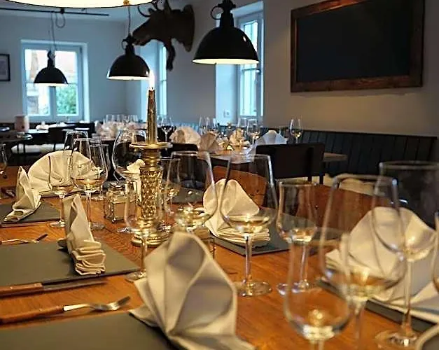Mara Restaurant & Hotel