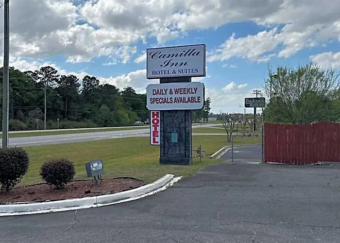 Camilla Inn & Suites