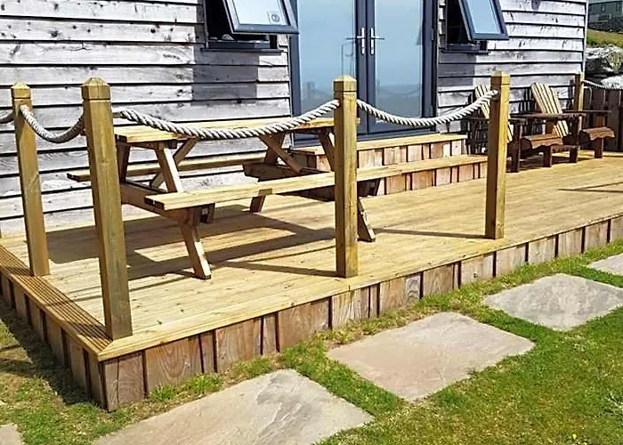 Allibella Shepherds Hut, Amazing Seaview, Private Garden, Pet Friendly