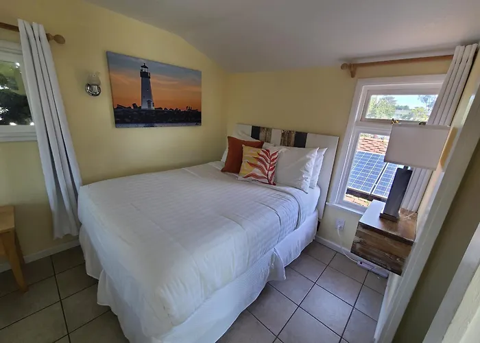 Sunny Cove Motel