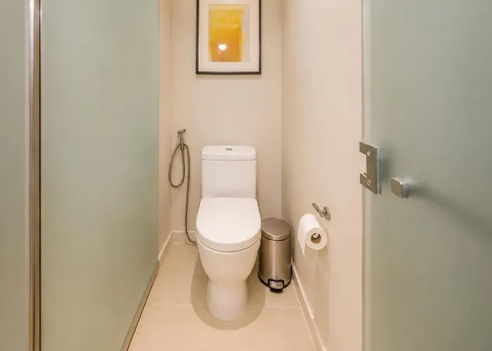 Light Premium Suites, Novotel Acqua Manila Near Makati