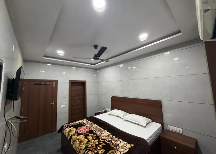 Crown Guest House