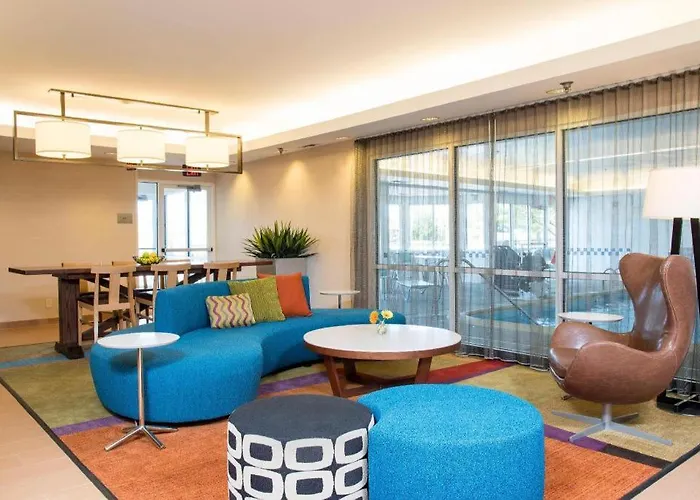 Inn & Suites Bloomington