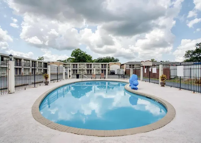 Oyo Hotel Alexandria La- Hwy 165