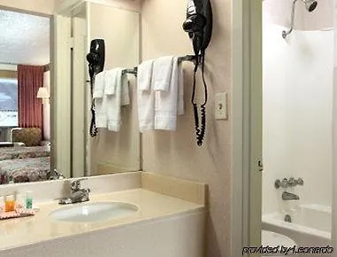 Howard Johnson Inn Roanoke Airport