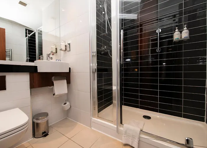 Holiday Inn Express Edinburgh Airport By Ihg