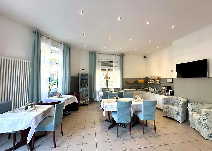 Hotel Apadana Frankfurt
