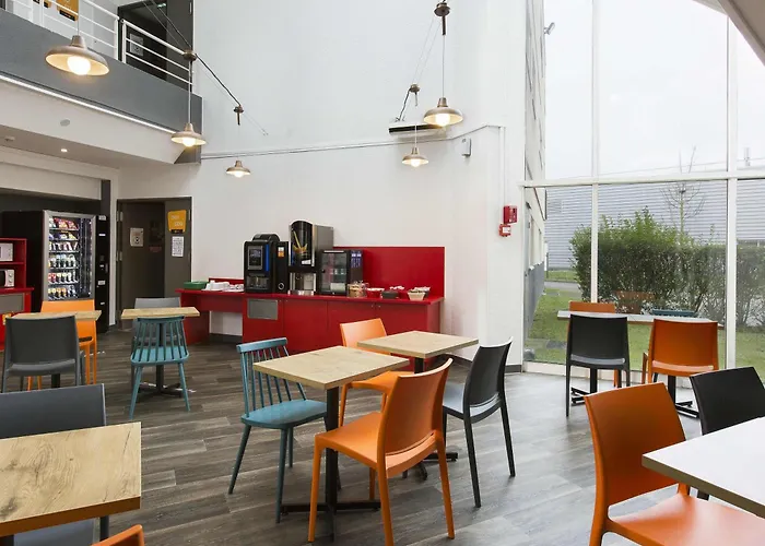 Hotel F1 Maurepas