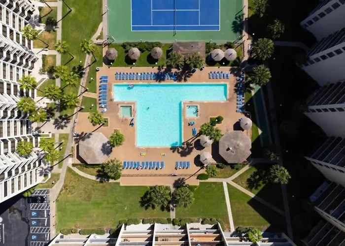 Royale Beach And Tennis Club