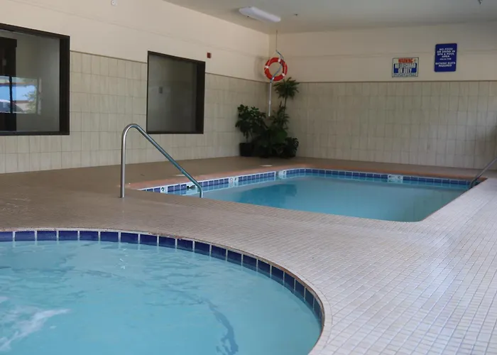 Luxury Inn & Suites