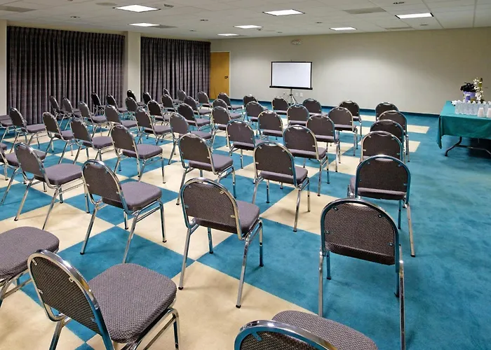 Holiday Inn Express Hotel & Suites San Antonio - Rivercenter Area By Ihg