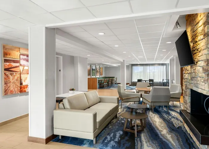 Fairfield Inn & Suites By Marriott West/Middleton