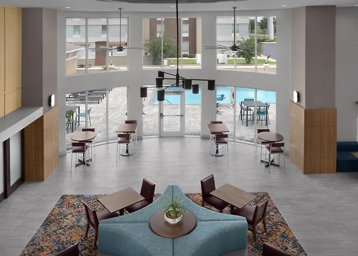 Hampton Inn & Suites