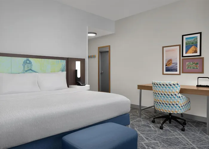 Hampton Inn & Suites