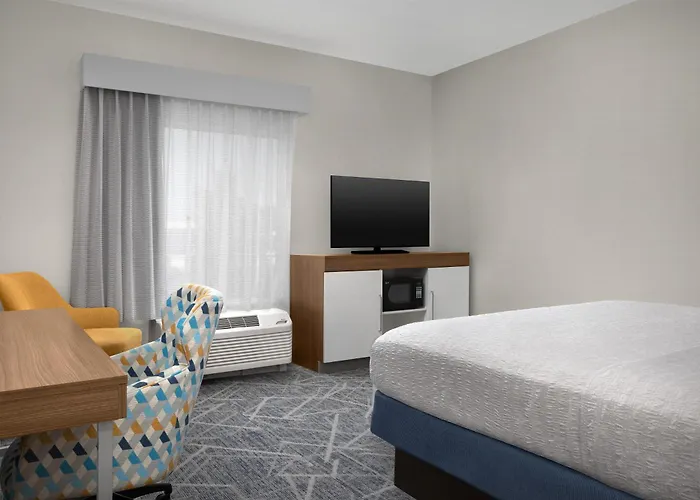 Hampton Inn & Suites