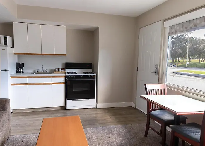 Scott'S Inn & Suites