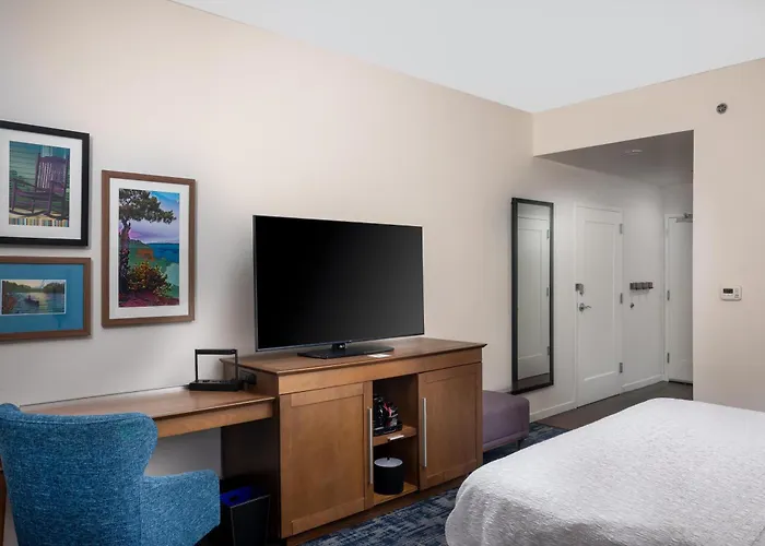 Hampton Inn And Suites Asheville Airport