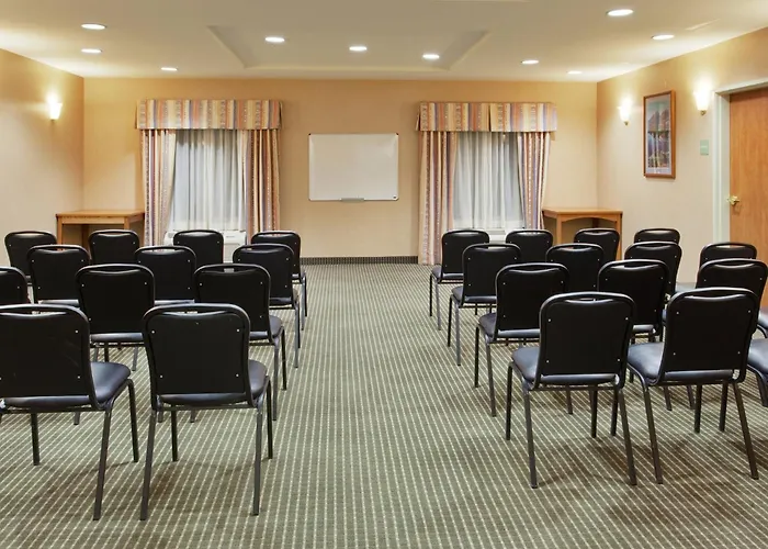 Holiday Inn Express & Suites Carson City By Ihg