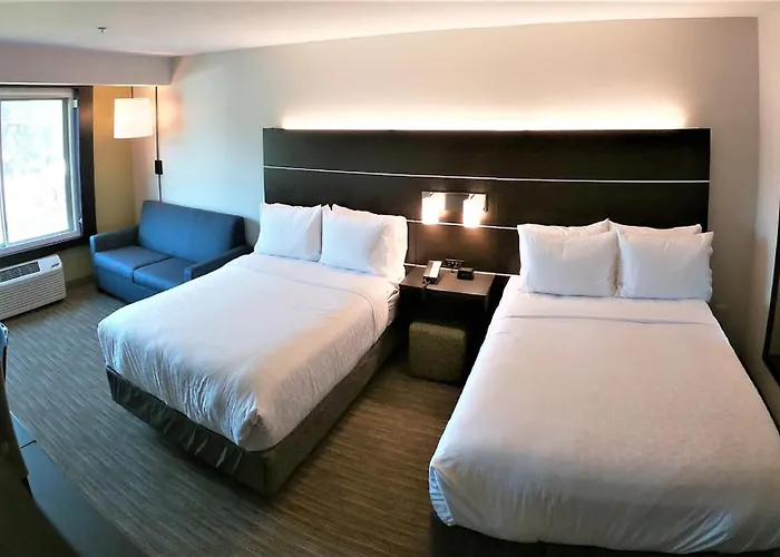 Holiday Inn Express & Suites By Ihg