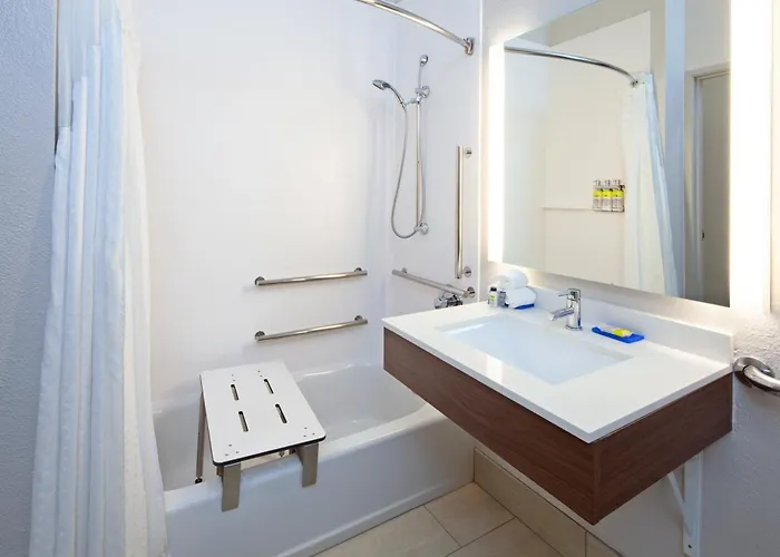 Holiday Inn Express & Suites Rancho Mirage - Palm Spgs Area By Ihg