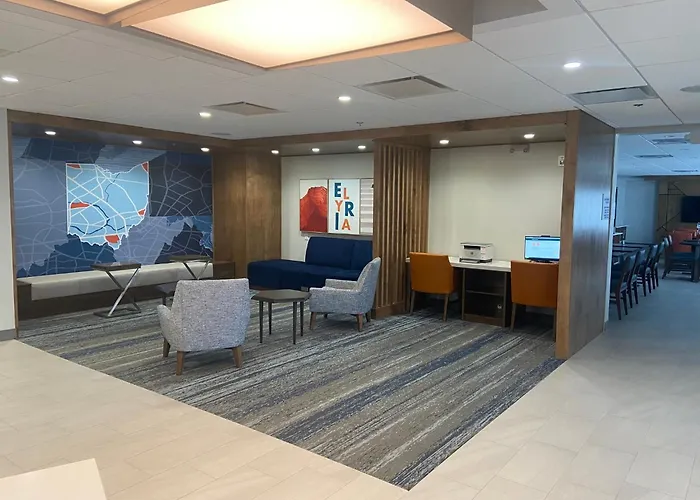 Holiday Inn Express & Suites Elyria By Ihg