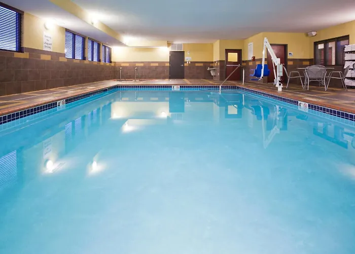 Holiday Inn Express And Suites Rochester West-Medical Center By Ihg