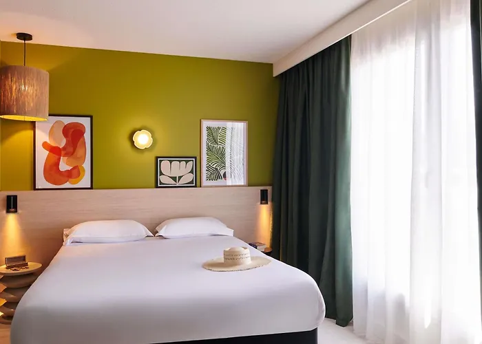 Kyriad Prestige Centre-Palais Des Arts