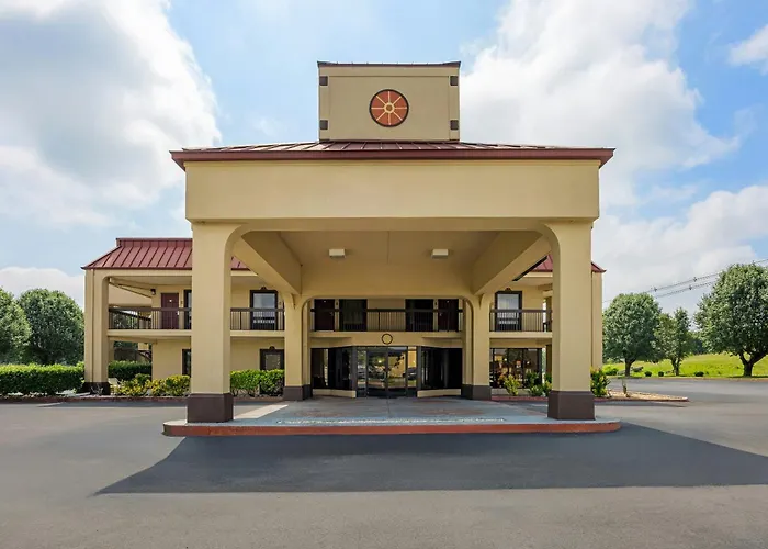 Red Roof Inn & Suites , Tn