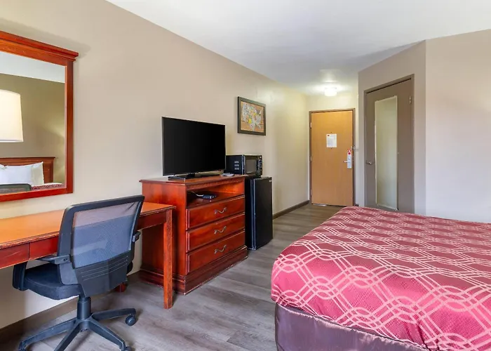 Econo Lodge Inn & Suites Dickson